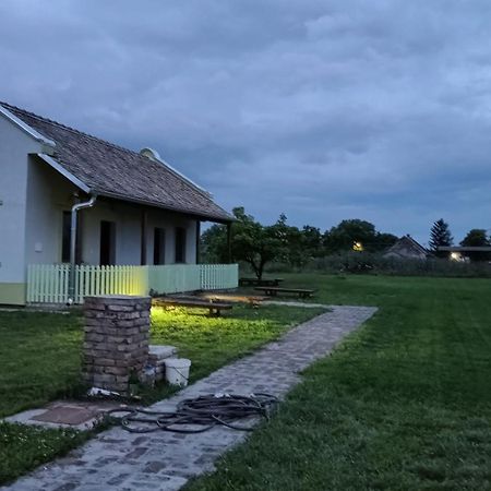 Villa Diiva Curug 外观 照片